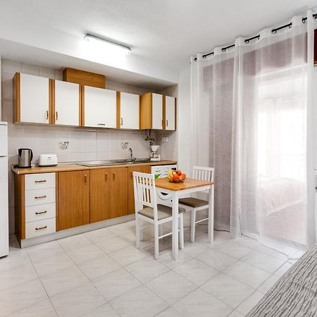 Estudio Joven Pura Torrevieja Ngoại thất bức ảnh